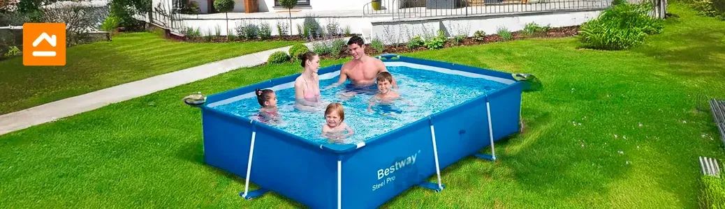 familia-banadose-piscina-estructural-promart